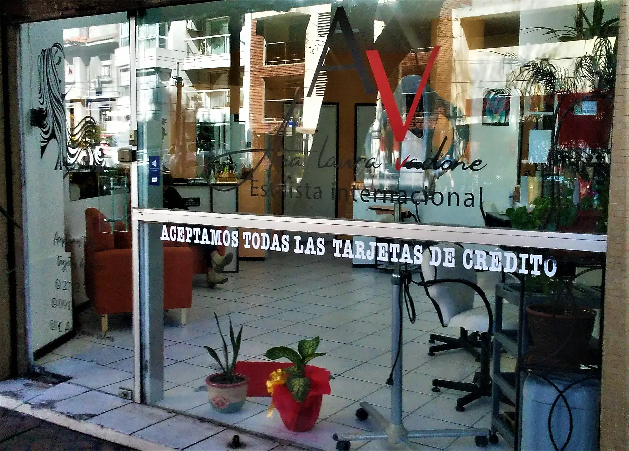 Ana Laura Vadone Estilista - Peluquería en Pocitos, Montevideo